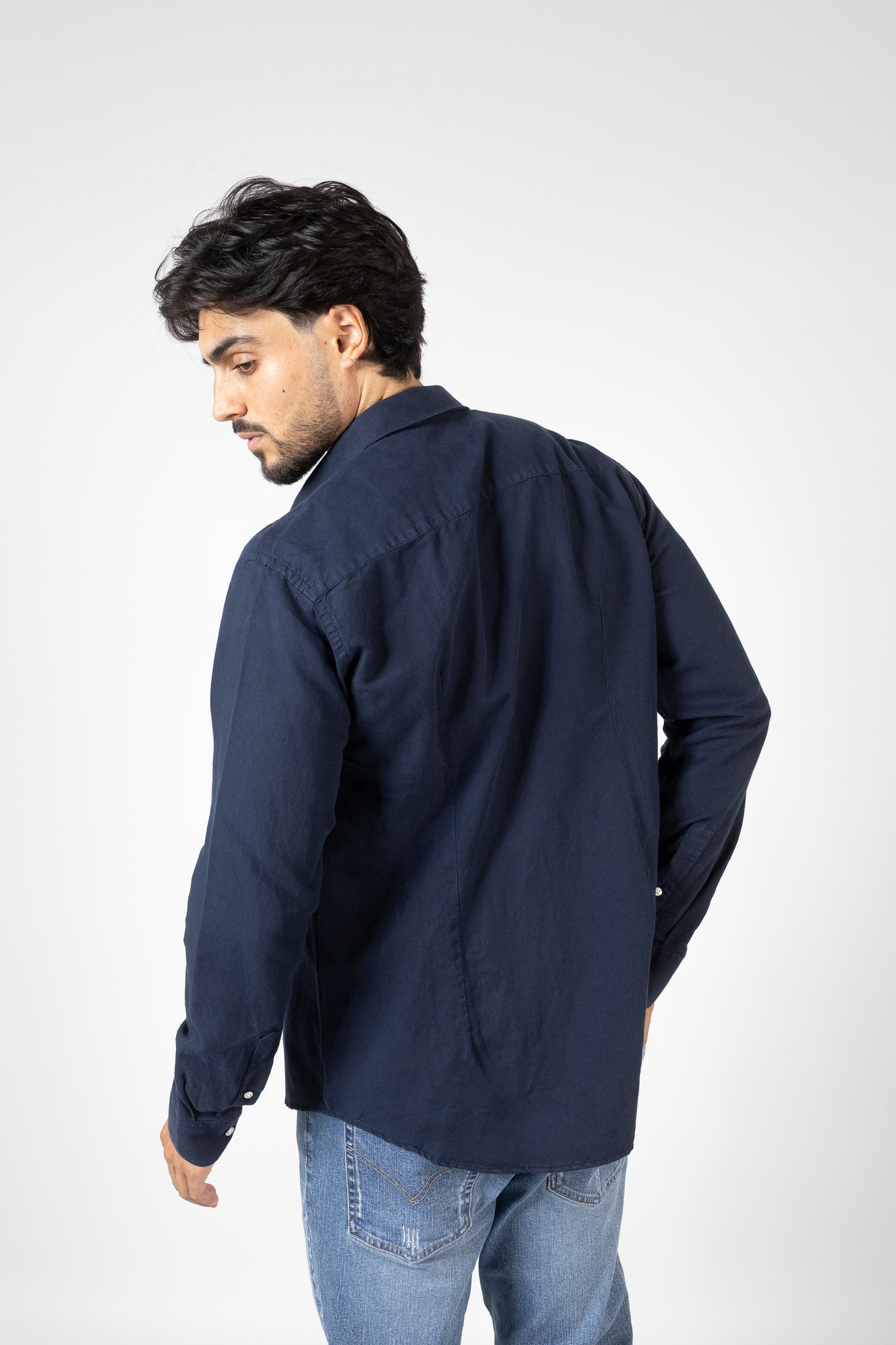 BASIC SLIM FIT SHIRT