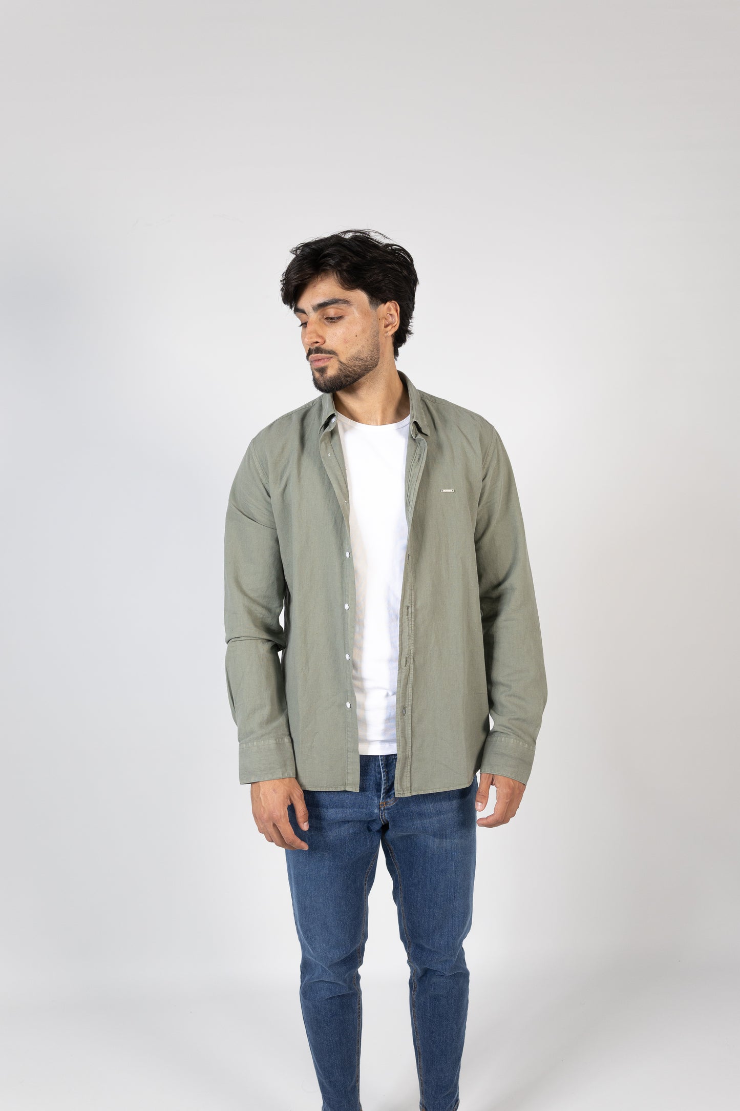BASIC SLIM FIT SHIRT