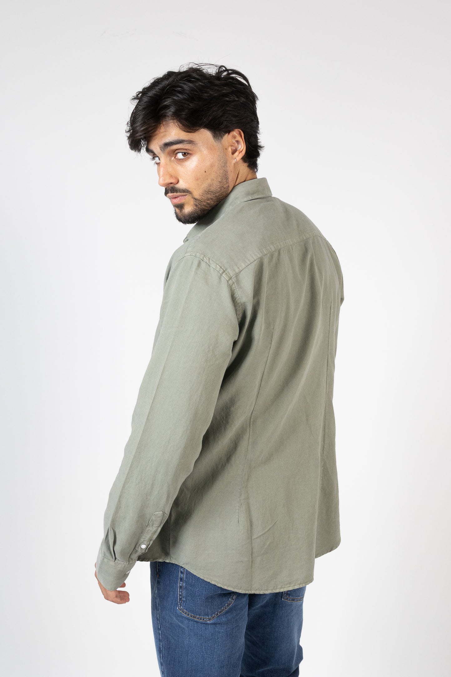 BASIC SLIM FIT SHIRT