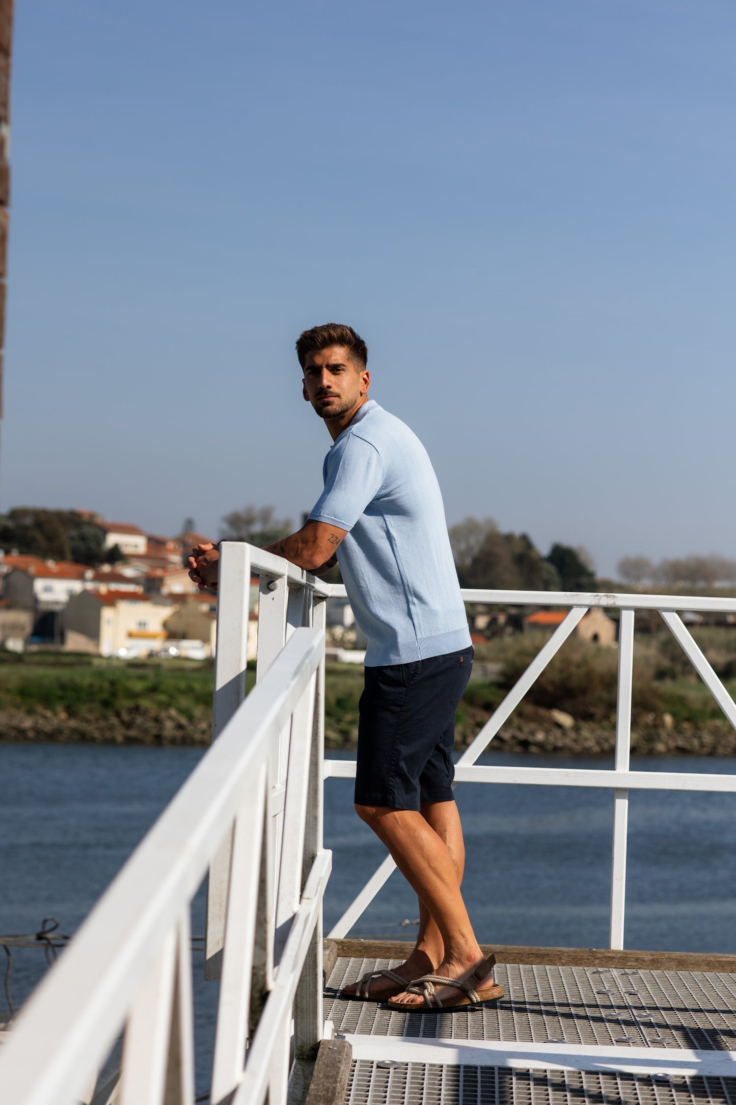 SLIM FIT SHORTS