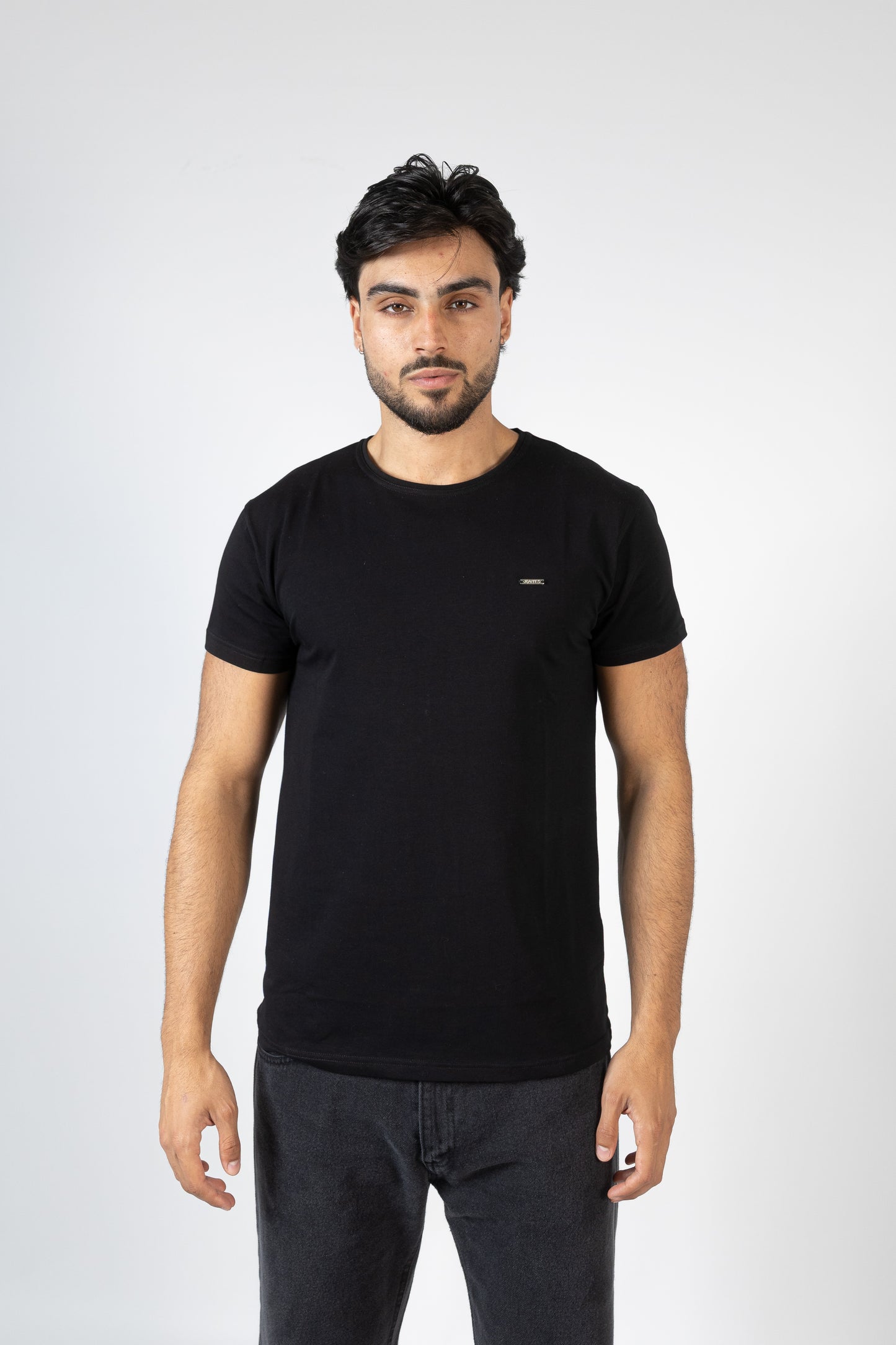 T-SHIRT BÁSICA PRETA