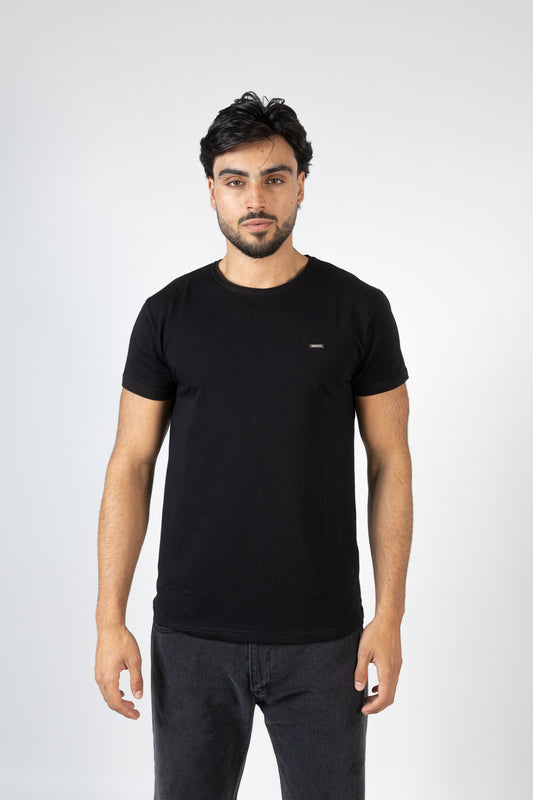 T-SHIRT BÁSICA PRETA