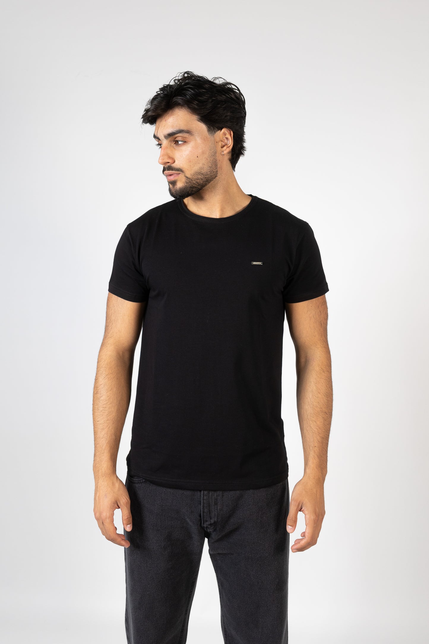 T-SHIRT BÁSICA PRETA
