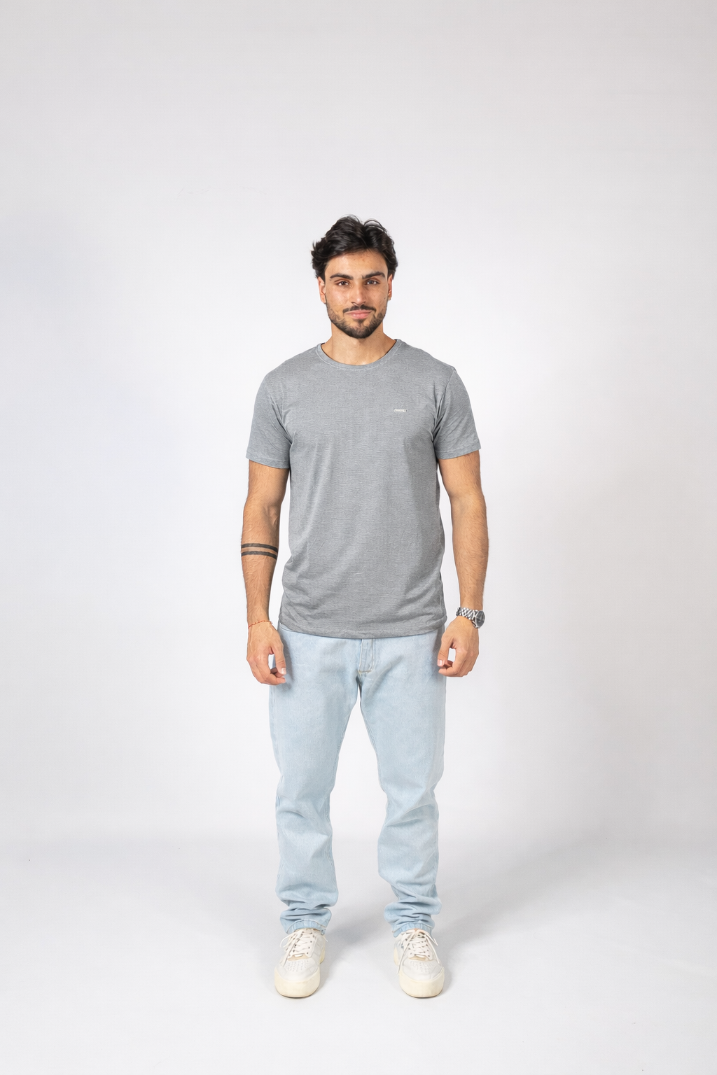 T-SHIRT BÁSICA CARDADA