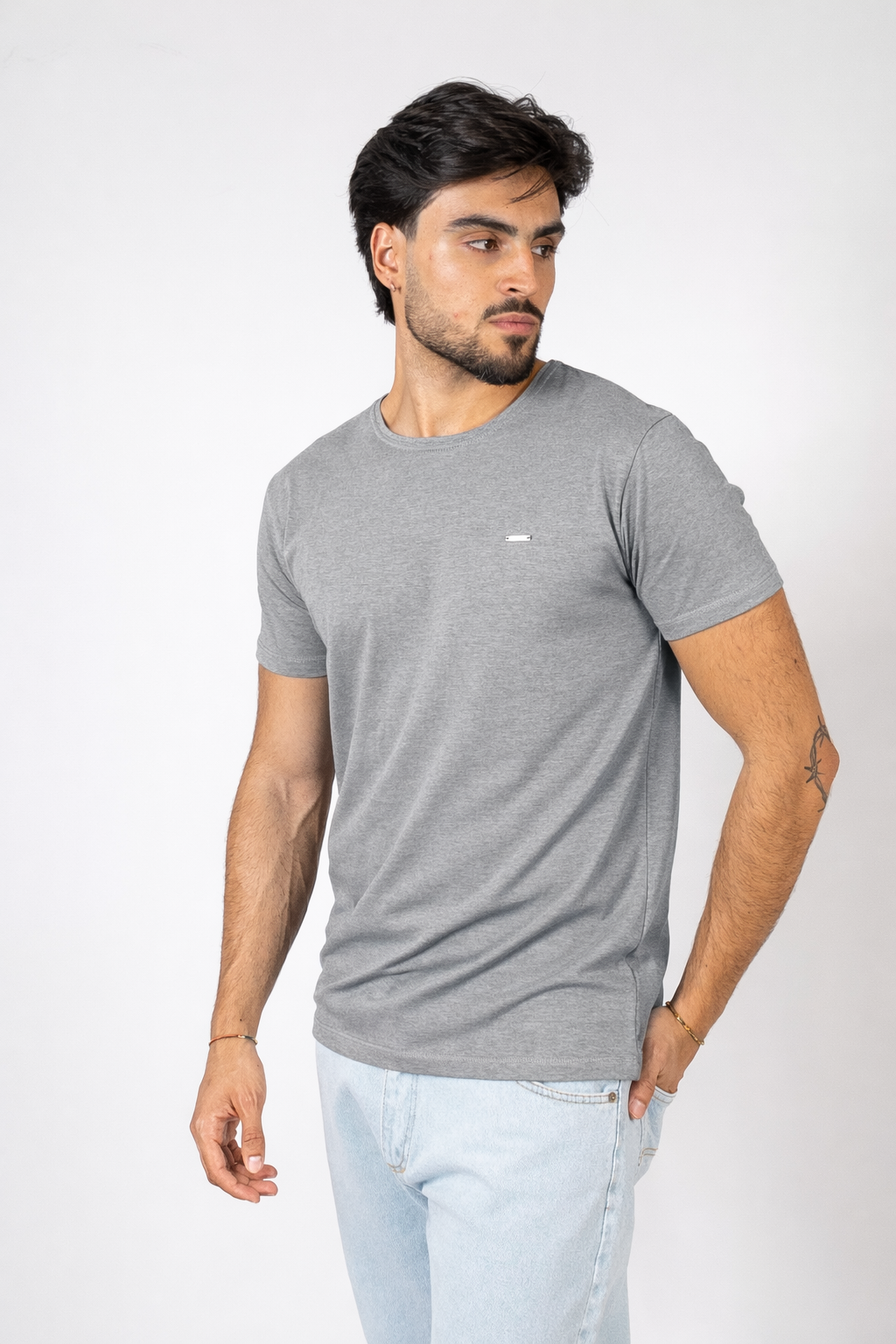 T-SHIRT BÁSICA CARDADA