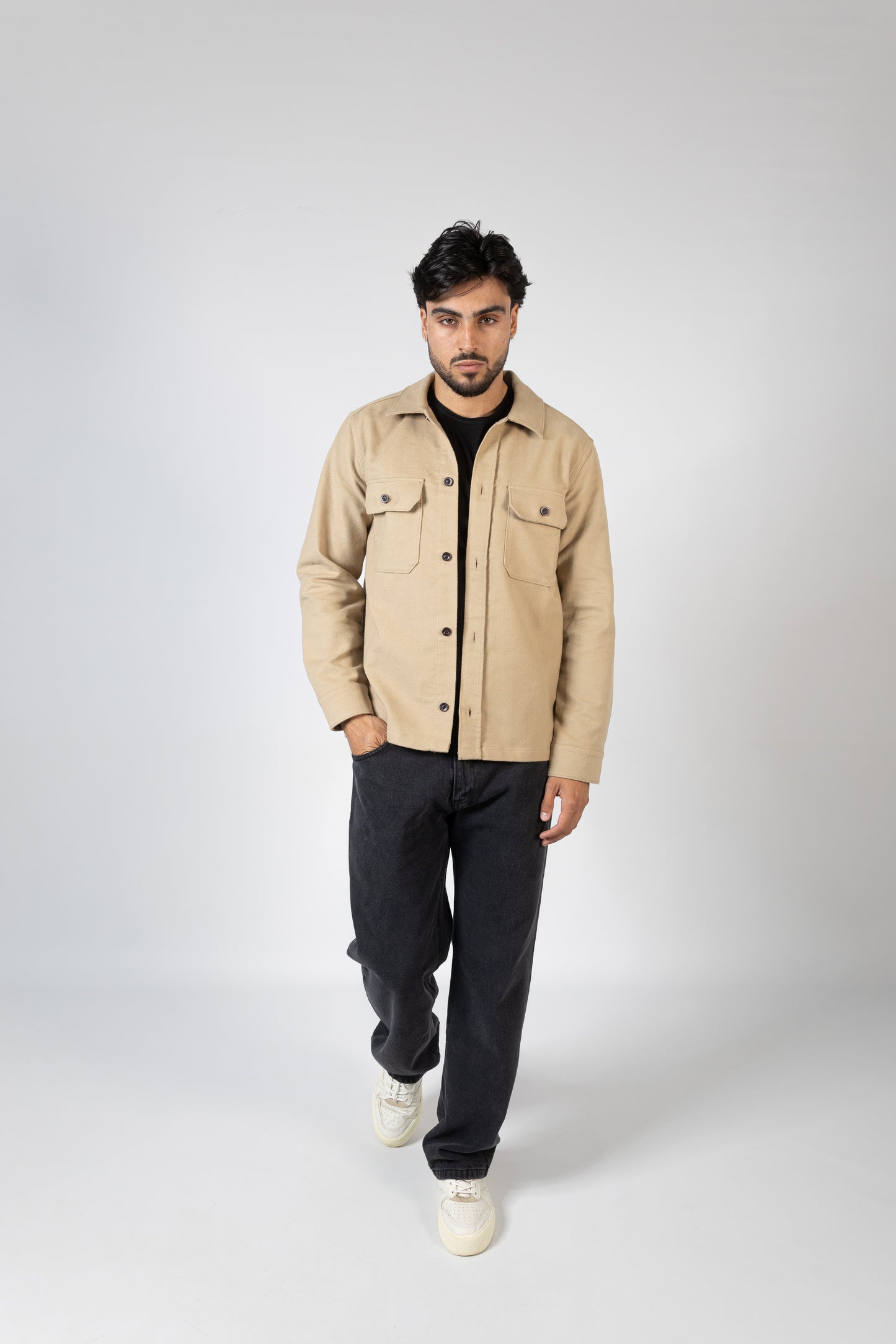 SOBRECAMISA COM BOLSOS CAMEL