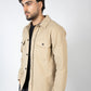 SOBRECAMISA COM BOLSOS CAMEL