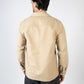 SOBRECAMISA COM BOLSOS CAMEL