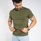 T-shirt com detalhe contrastante nas mangas