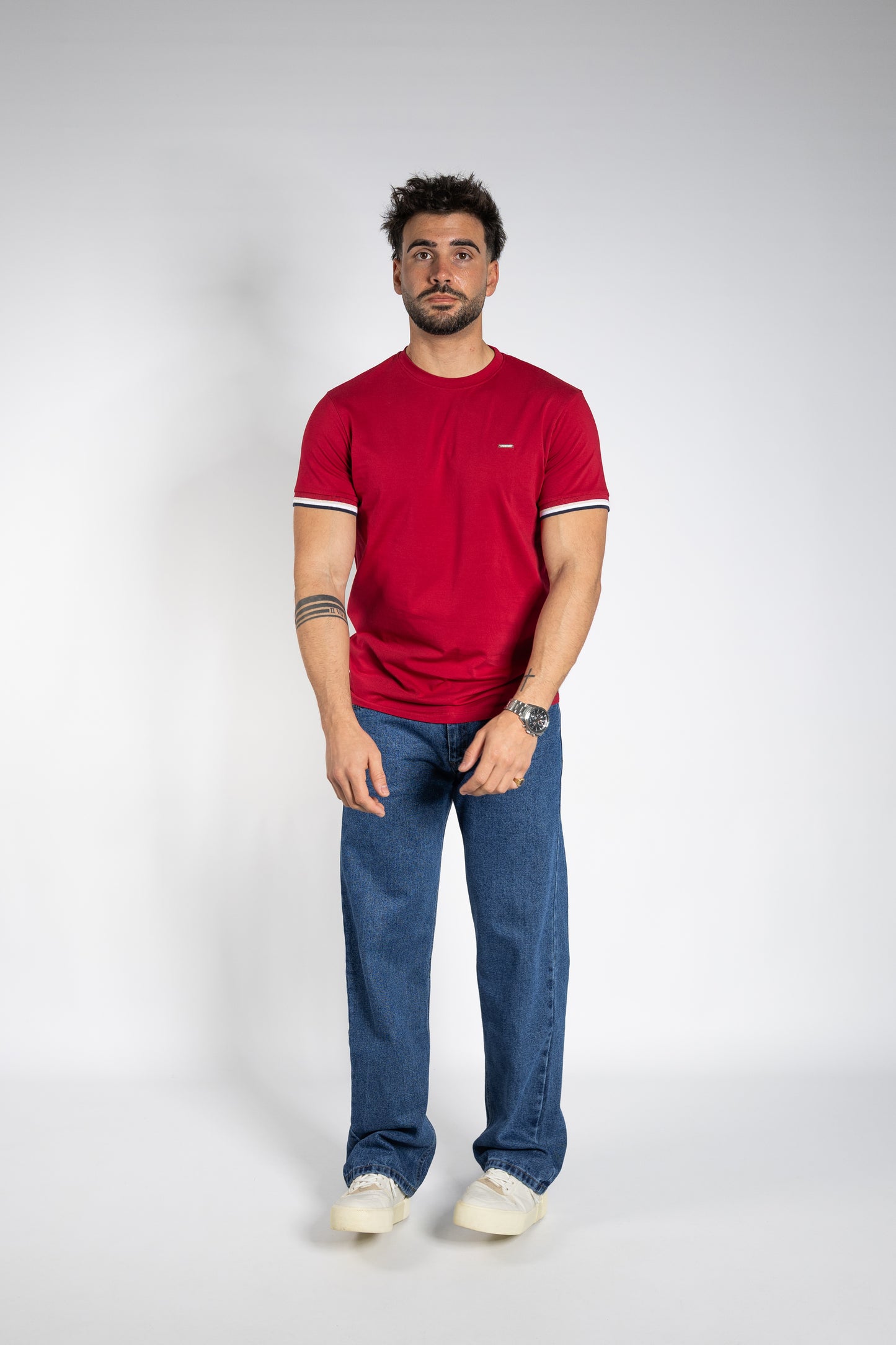 T-shirt com detalhe contrastante nas mangas