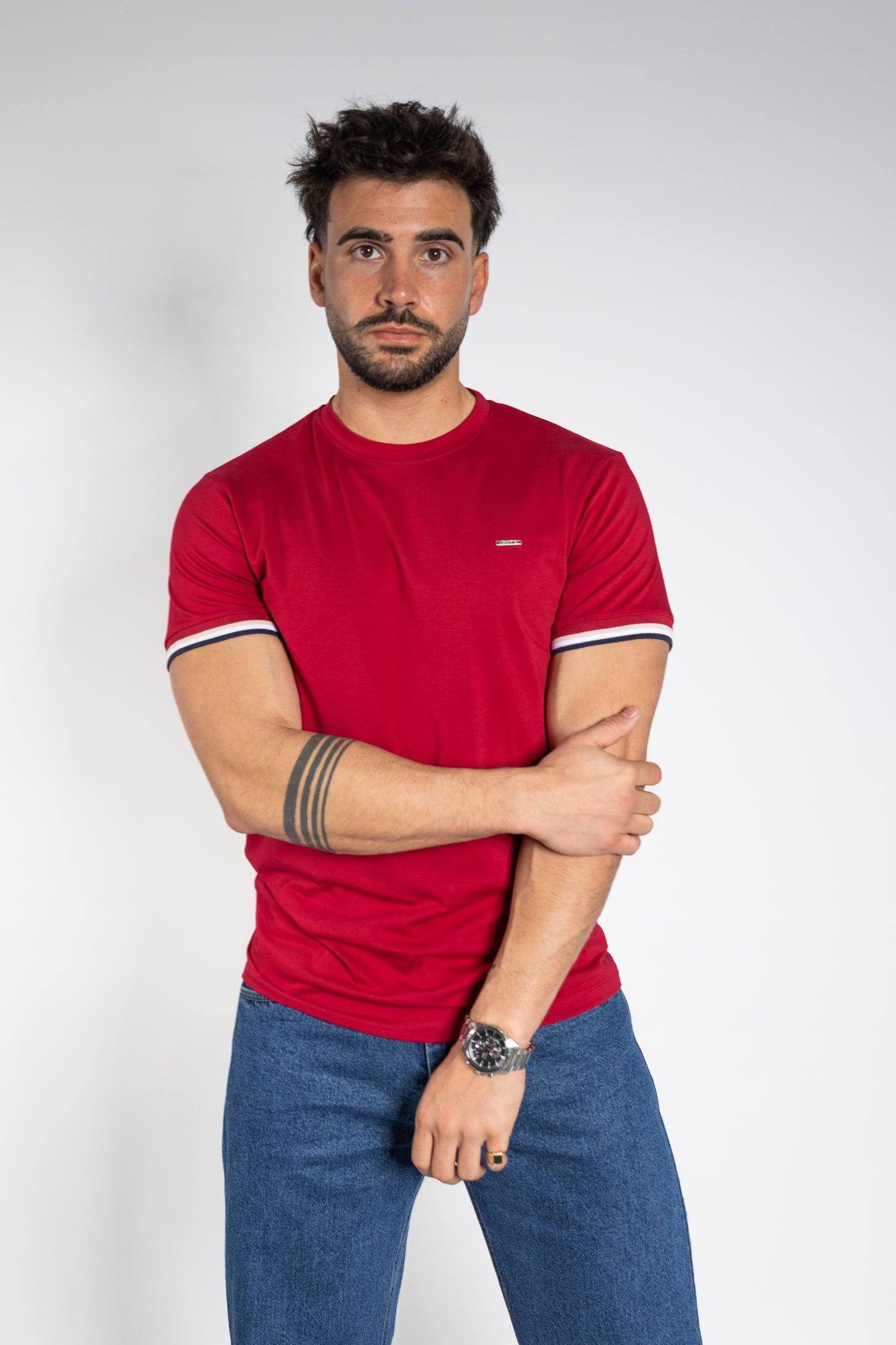 T-shirt com detalhe contrastante nas mangas