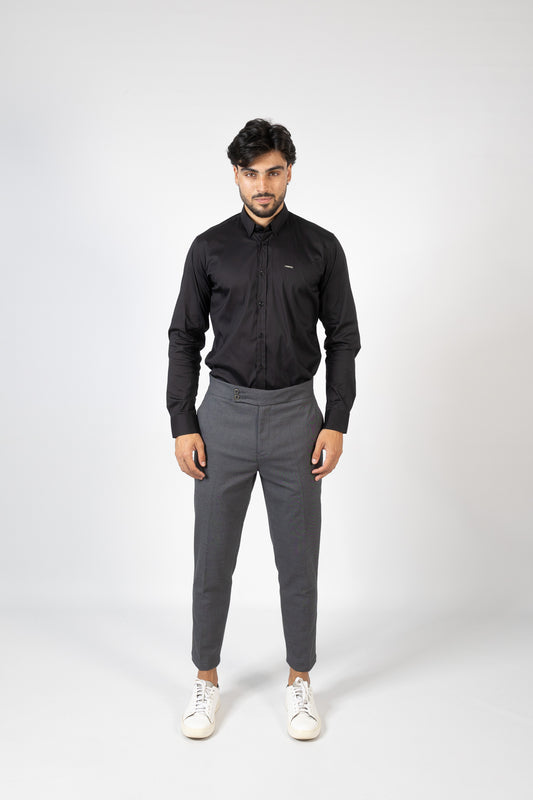 CALÇA COM DOIS BOTÕES