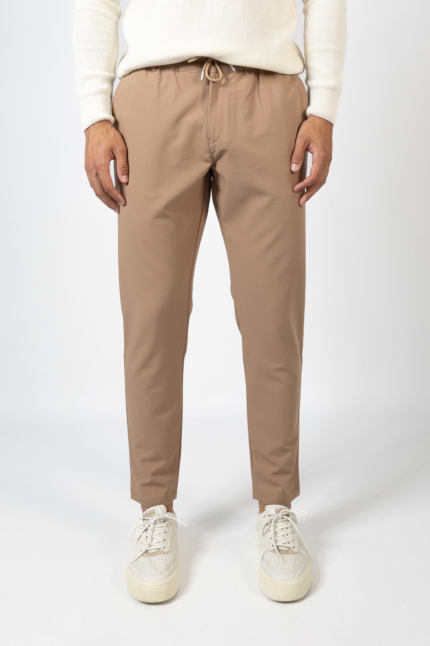 CALÇAS SLIM FIT COM CÓS ELÁSTICO