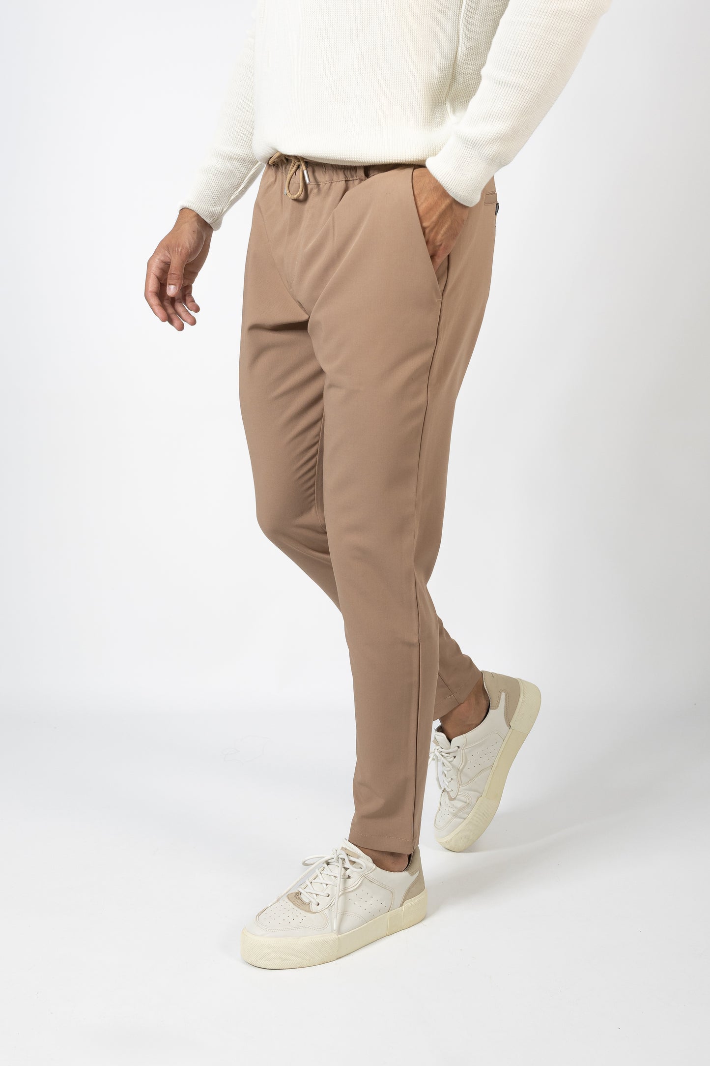 CALÇAS SLIM FIT COM CÓS ELÁSTICO