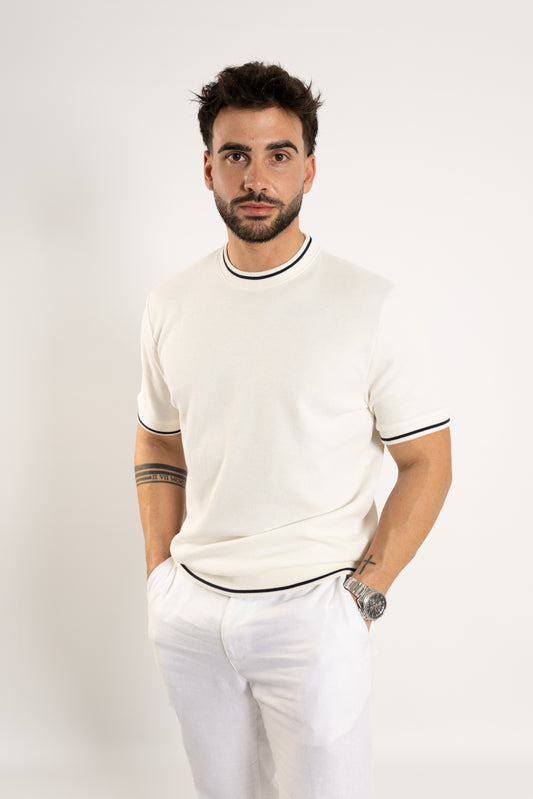 T-shirt em Malha com Gola e Punhos Contraste