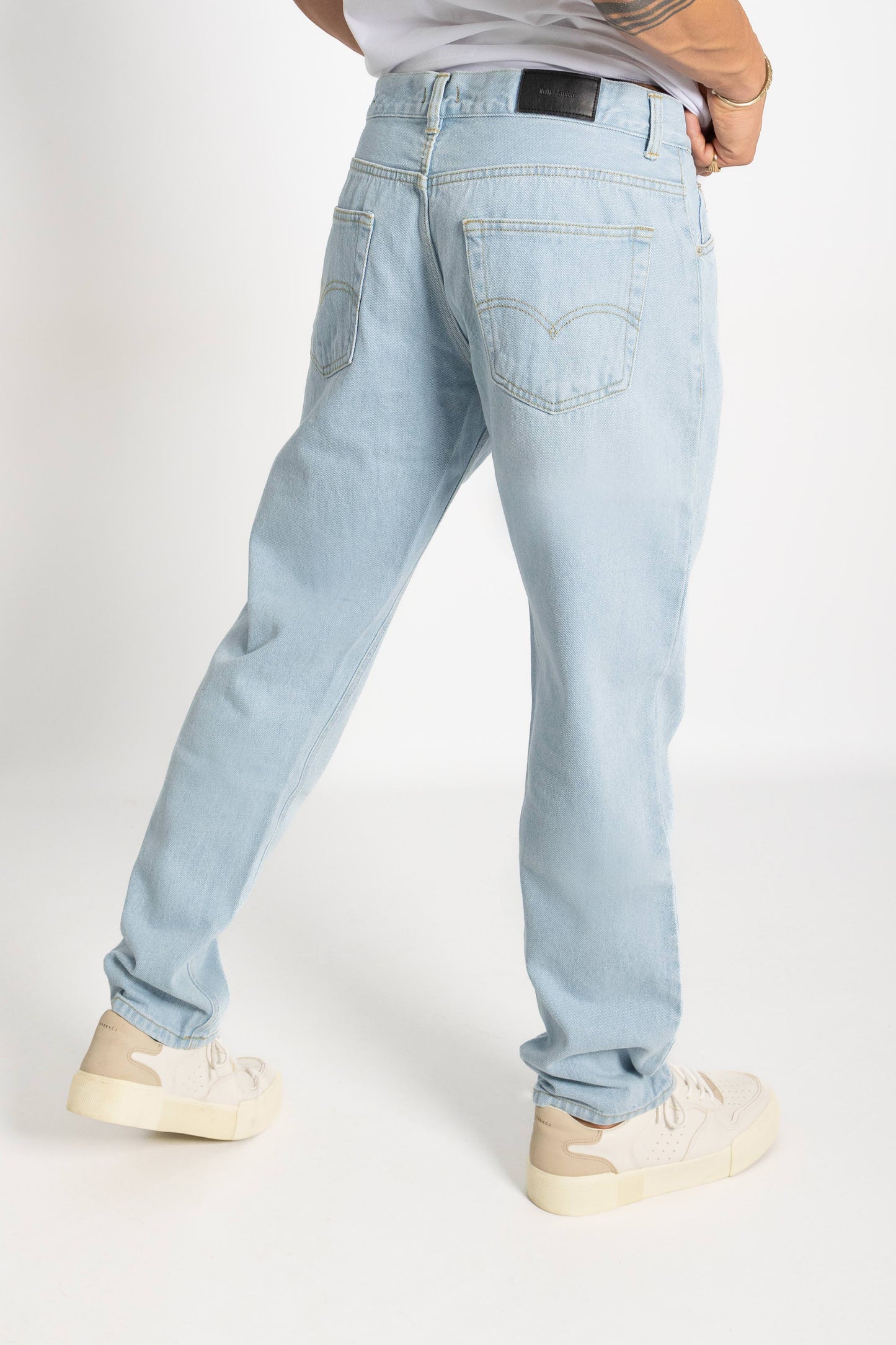 RELAXED FIT JEANS