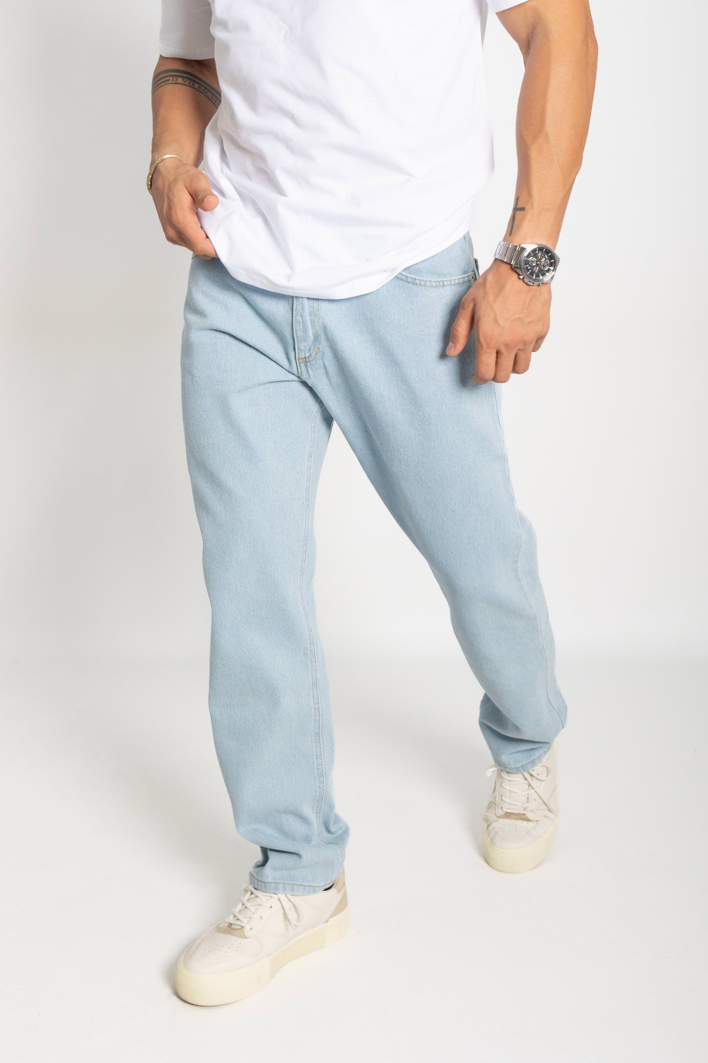 RELAXED FIT JEANS