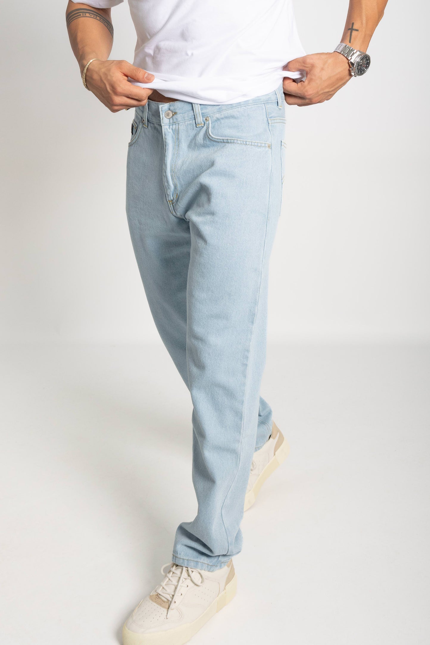 RELAXED FIT JEANS